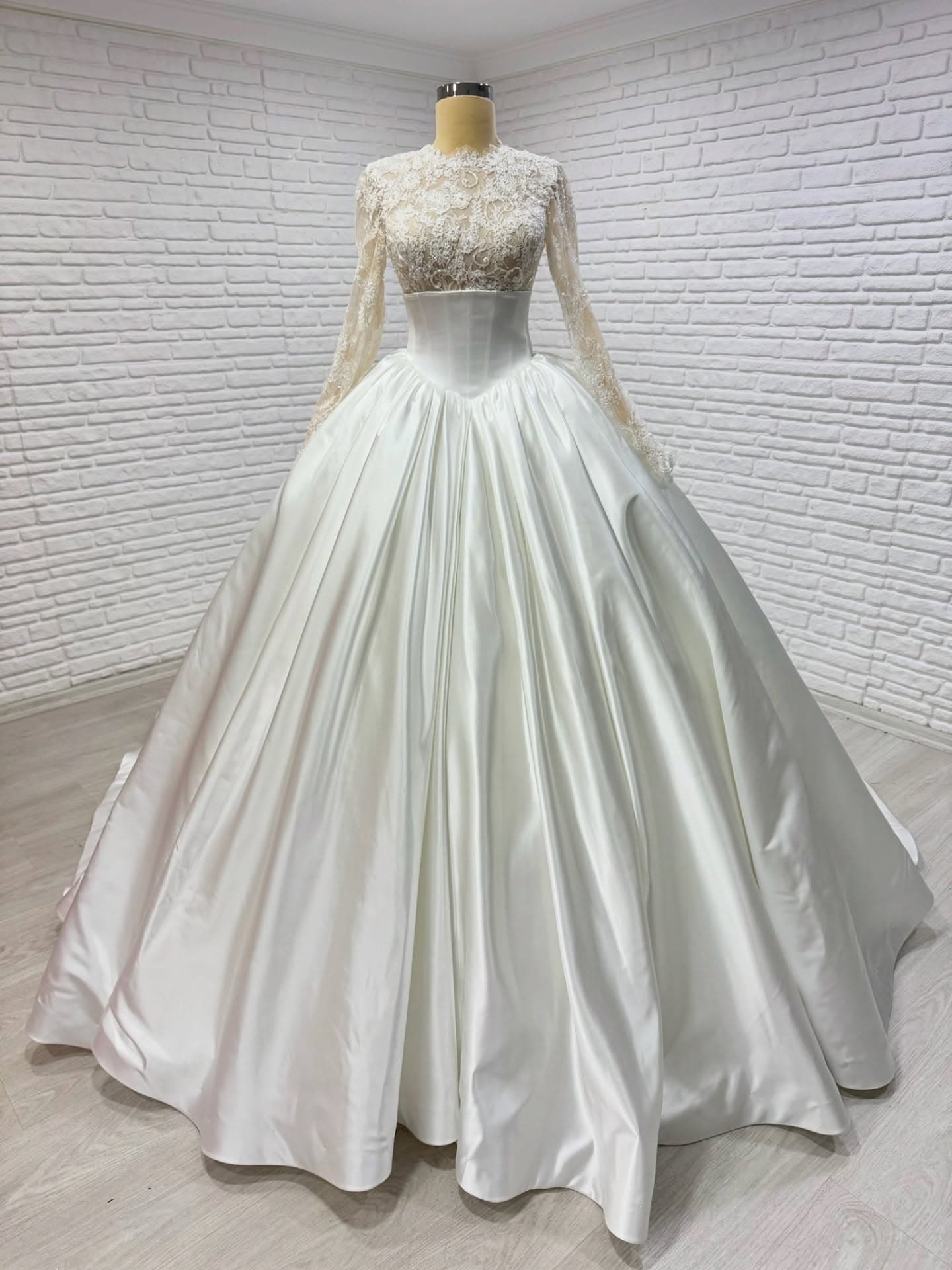 White Podium Princess Wedding Dress 2026-52